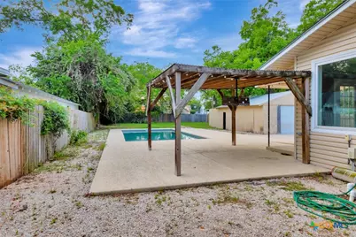 214 Hubbard Street, Yoakum, TX 77995 - Photo 42