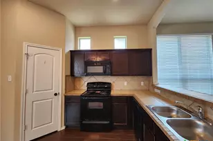 305 Rosalie Dr, New Braunfels, TX 78130 - Photo 12