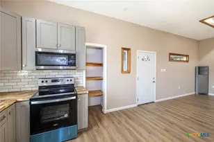 304 E 9th St, Nordheim, TX 78141 - Photo 6