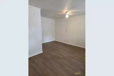 702 San Antonio Avenue #4, Seguin, TX 78155 - Photo 4