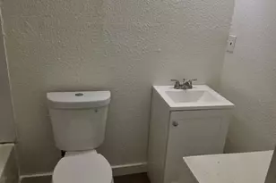 702 San Antonio Ave, Seguin, TX 78155 - Photo 10