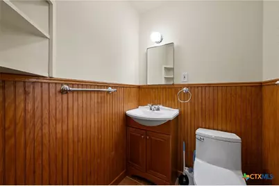 201 Hillcrest Drive, Luling, TX 78648 - Photo 14