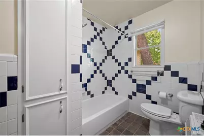 201 Hillcrest Drive, Luling, TX 78648 - Photo 18