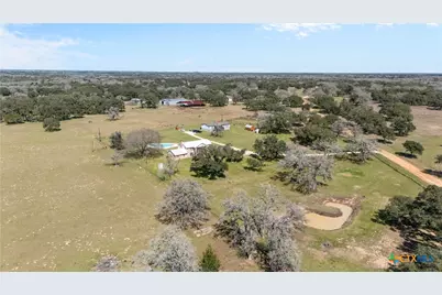 6072 County Road 122, Hallettsville, TX 77964 - Photo 8