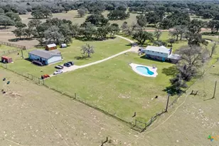 6072 Co Rd 122, Hallettsville, TX 77964 - Photo 6