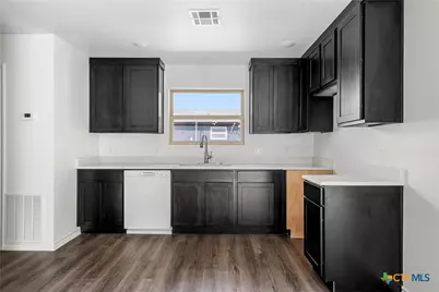 1617 E Miller St, Belton, TX 76513 - Photo 4