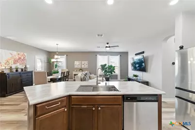 304 Dakota Creek, New Braunfels, TX 78130 - Photo 6