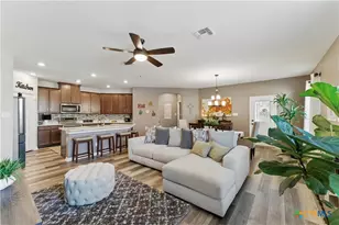 304 Dakota Crk, New Braunfels, TX 78130 - Photo 16