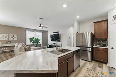 304 Dakota Creek, New Braunfels, TX 78130 - Photo 4