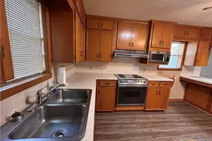 614 Apollo Dr, Edna, TX 77957 - Photo 4