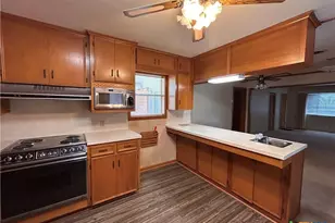 614 Apollo Dr, Edna, TX 77957 - Photo 6