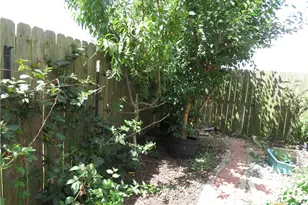 310 Rattan Dr, Victoria, TX 77901 - Photo 20