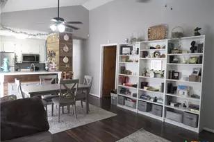 310 Rattan Dr, Victoria, TX 77901 - Photo 10