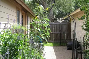 310 Rattan Dr, Victoria, TX 77901 - Photo 26