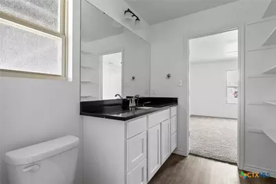 506 E Avenue R, Belton, TX 76513 - Photo 8