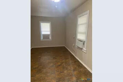 613.5 S Laurel Avenue, Luling, TX 78648 - Photo 4