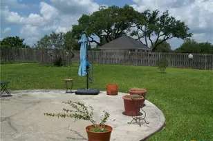 101 Laurel Oak Cir, Cuero, TX 77954 - Photo 28