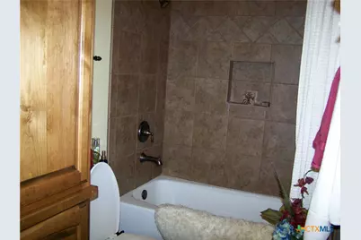 101 Laurel Oak Circle, Cuero, TX 77954 - Photo 18