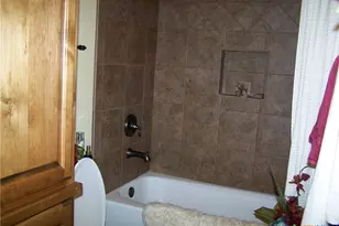 101 Laurel Oak Cir, Cuero, TX 77954 - Photo 18