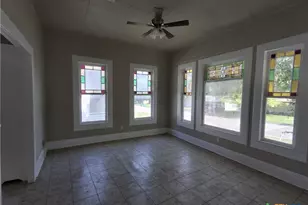 492 E Avenue R, Belton, TX 76513 - Photo 6