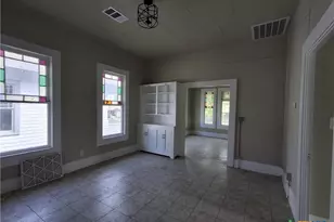 492 E Avenue R, Belton, TX 76513 - Photo 8