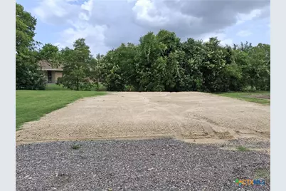 502 E Avenue R, Belton, TX 76513 - Photo 1