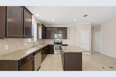 860 Highland Vista, New Braunfels, TX 78130 - Photo 6