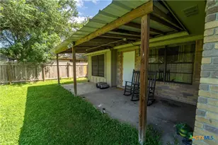 308 Fernwood Cir, Victoria, TX 77901 - Photo 14