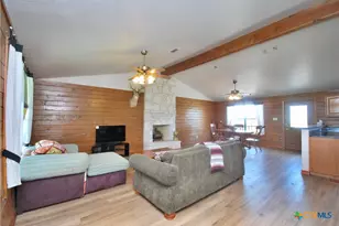 2725 Old Lehmann Rd, Kingsbury, TX 78638 - Photo 8