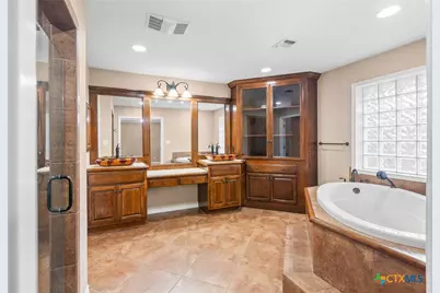 308 Woodway Drive, Victoria, TX 77904 - Photo 28