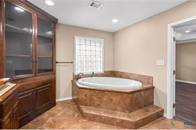 308 Woodway Drive, Victoria, TX 77904 - Photo 30