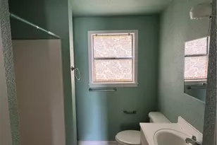 503 W Broadway St, Cuero, TX 77954 - Photo 4