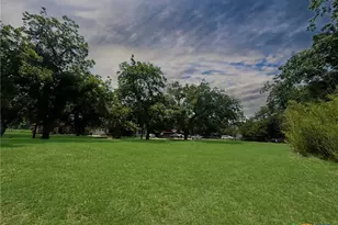 922 Booneville Ave, New Braunfels, TX 78130 - Photo 1