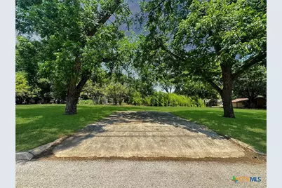 922 Booneville Avenue, New Braunfels, TX 78130 - Photo 6