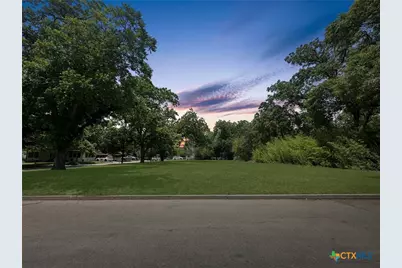 922 Booneville Avenue, New Braunfels, TX 78130 - Photo 8