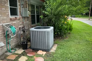 1001 Brookhollow Dr, Port Lavaca, TX 77979 - Photo 8