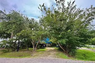 491 Carancahua Blvd, Palacios, TX 77465 - Photo 2