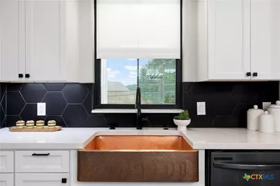 537 Compass Rose, Canyon Lake, TX 78133 - Photo 10