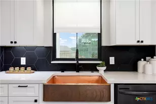 537 Compass Rose, Canyon Lake, TX 78133 - Photo 10