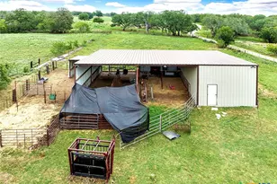 1494 County Rd 433, Stockdale, TX 78160 - Photo 34