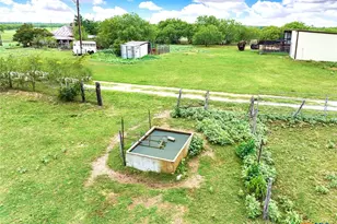 1494 County Rd 433, Stockdale, TX 78160 - Photo 36