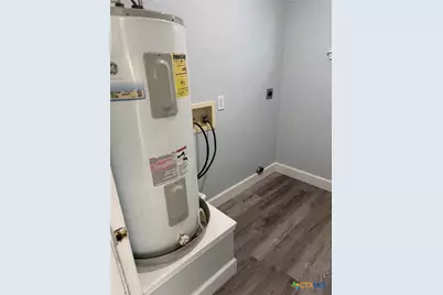 1037 N Guadalupe Street, Seguin, TX 78155 - Photo 20