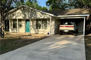 1037 N Guadalupe St, Seguin, TX 78155 - Photo 1