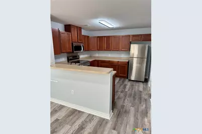 1037 N Guadalupe Street, Seguin, TX 78155 - Photo 2