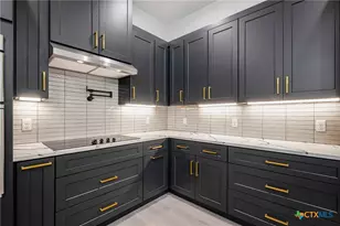 303 W Lane Ave, Manor, TX 78653 - Photo 12