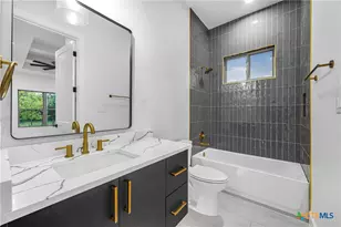 303 W Lane Ave, Manor, TX 78653 - Photo 26