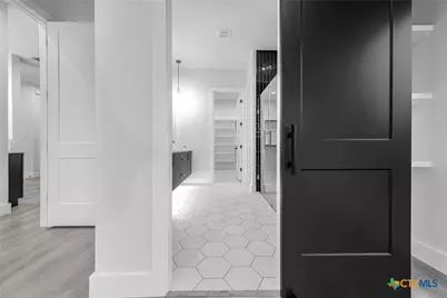 303 W Lane Ave, Manor, TX 78653 - Photo 18