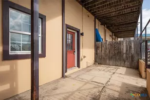 165 S Guadalupe St, San Marcos, TX 78666 - Photo 12