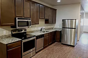 165 S Guadalupe St, San Marcos, TX 78666 - Photo 2