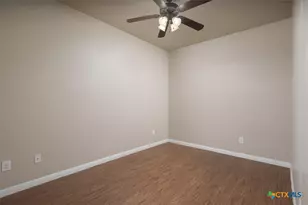 165 S Guadalupe St, San Marcos, TX 78666 - Photo 6